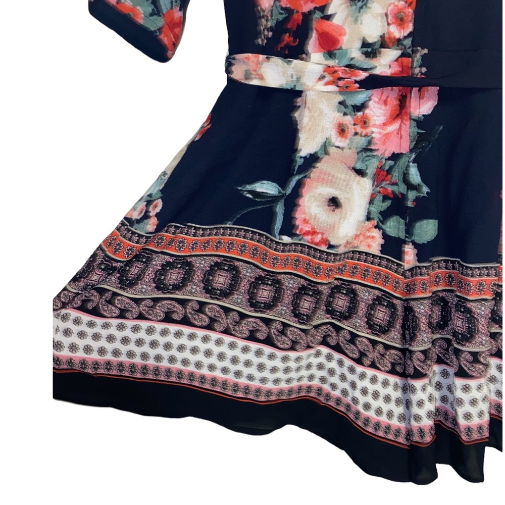 Juniors/women’s floral romper by three pink hearts 💕 super cute, large - Picture 6 of 7